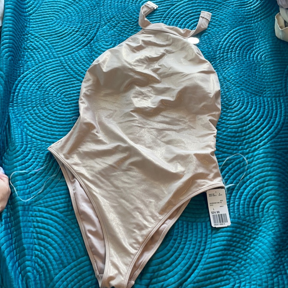Low back halter